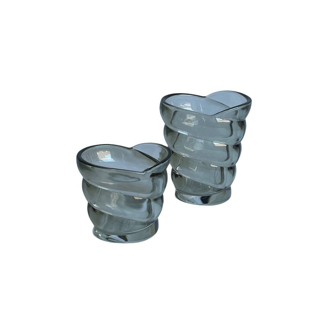 Pot en verre strié bleu