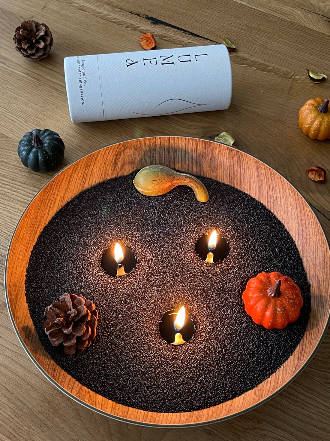 Une déco d’Halloween élégante et chaleureuse avec la bougie perlée