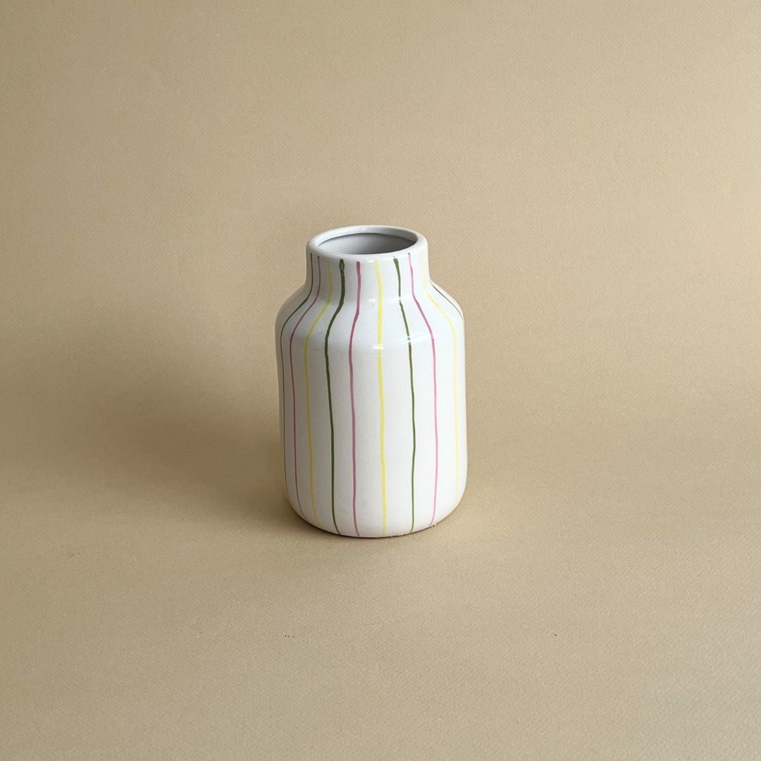 Vase blanc à rayures pastel