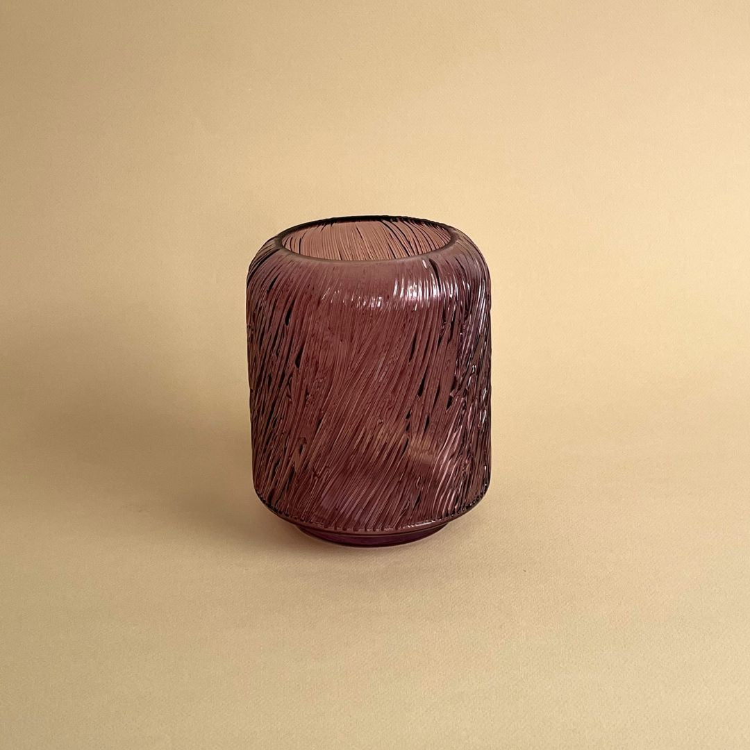 Vase violet nervuré