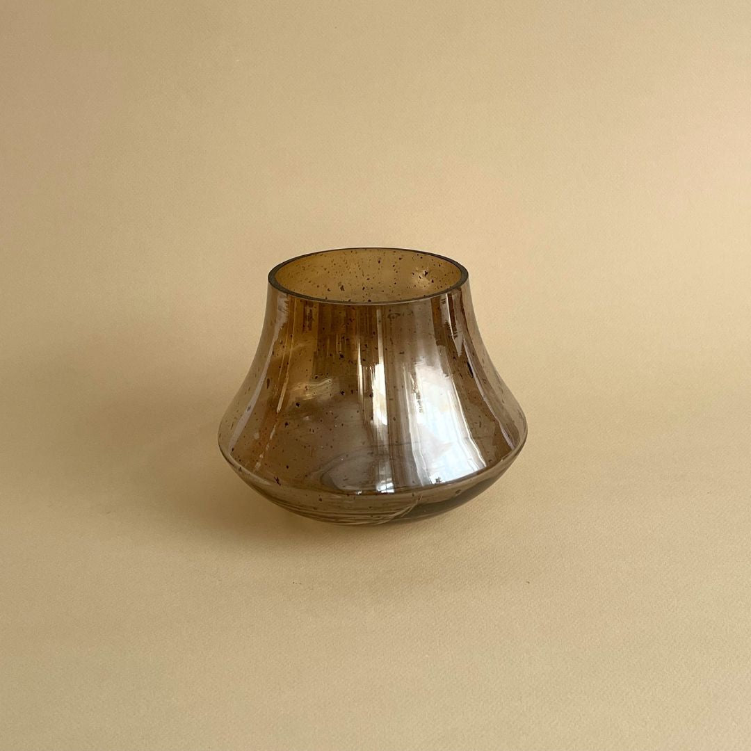 Vase brun transparent