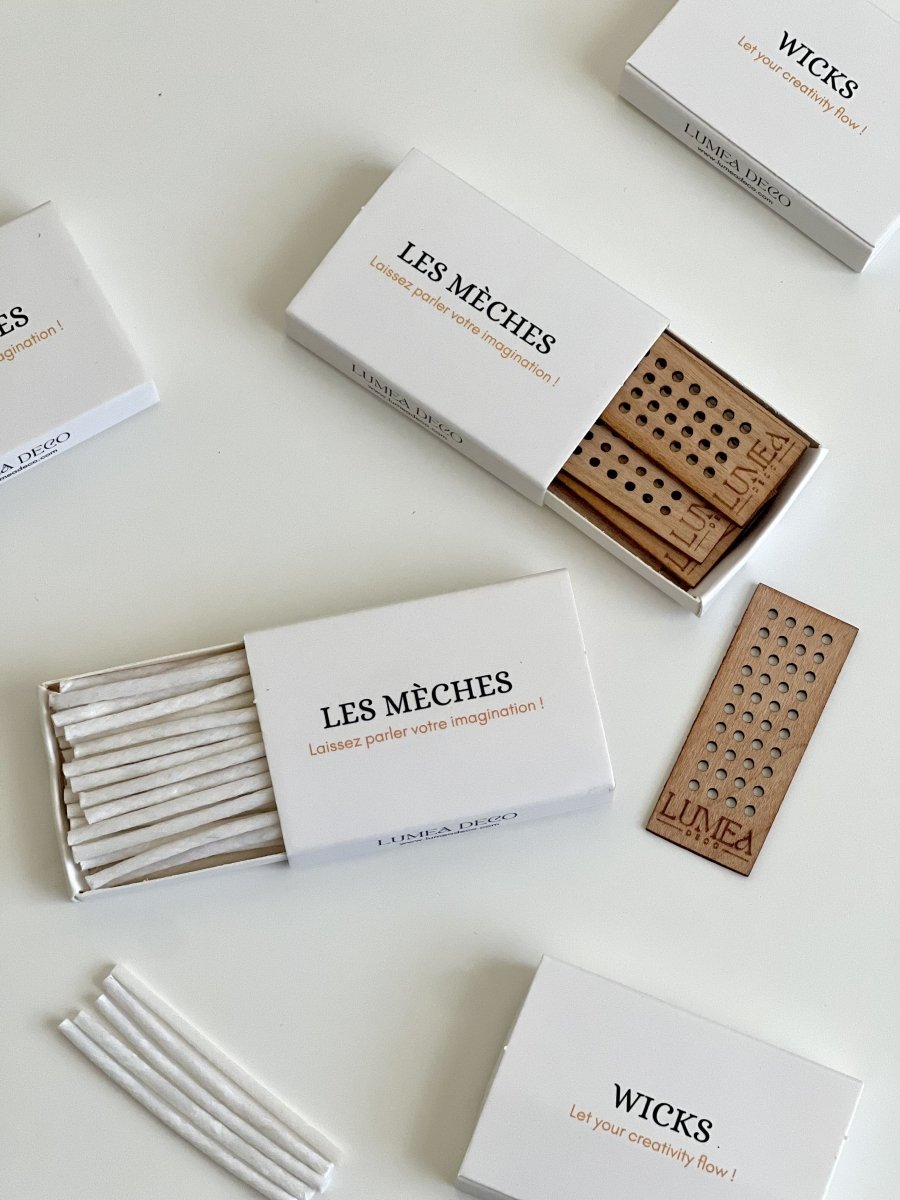 Boîtes de mèches en coton et en bois Lumea Deco pour bougie perlée rechargeable, accessoires essentiels pour créer une bougie sur-mesure en toute simplicité.