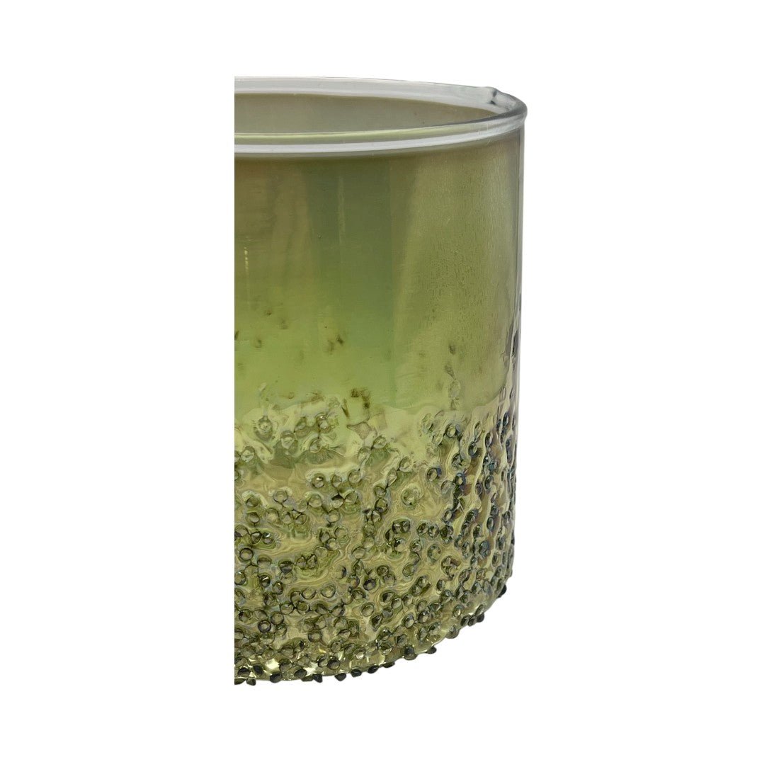 Photophore en verre vert avec effet dégradé et texture en relief façon bulles, parfait pour une ambiance chaleureuse et contemporaine.